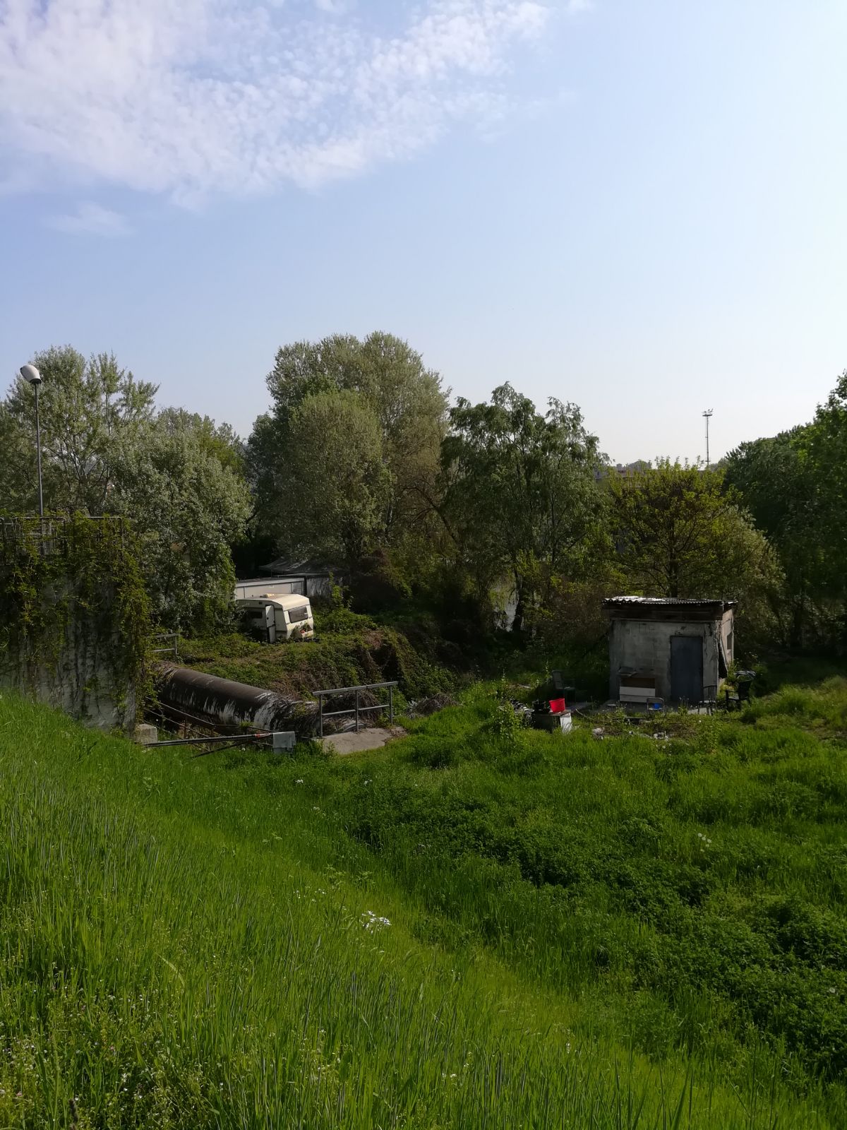 MONCALIERI – Nomadi sul Rio Madonnina, allarme delle borgate