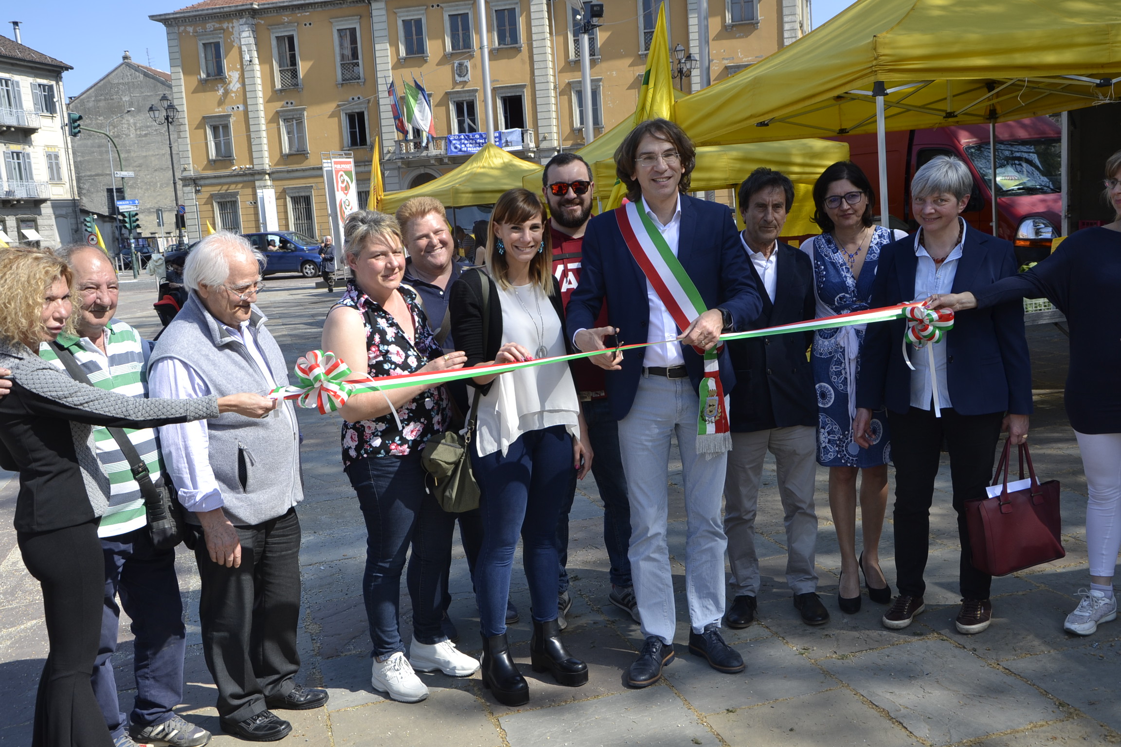 NICHELINO – Inaugurato il mercatino delle delizie