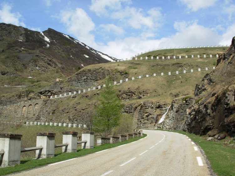 Strada per il colle del Moncenisio interrotta a Giaglione