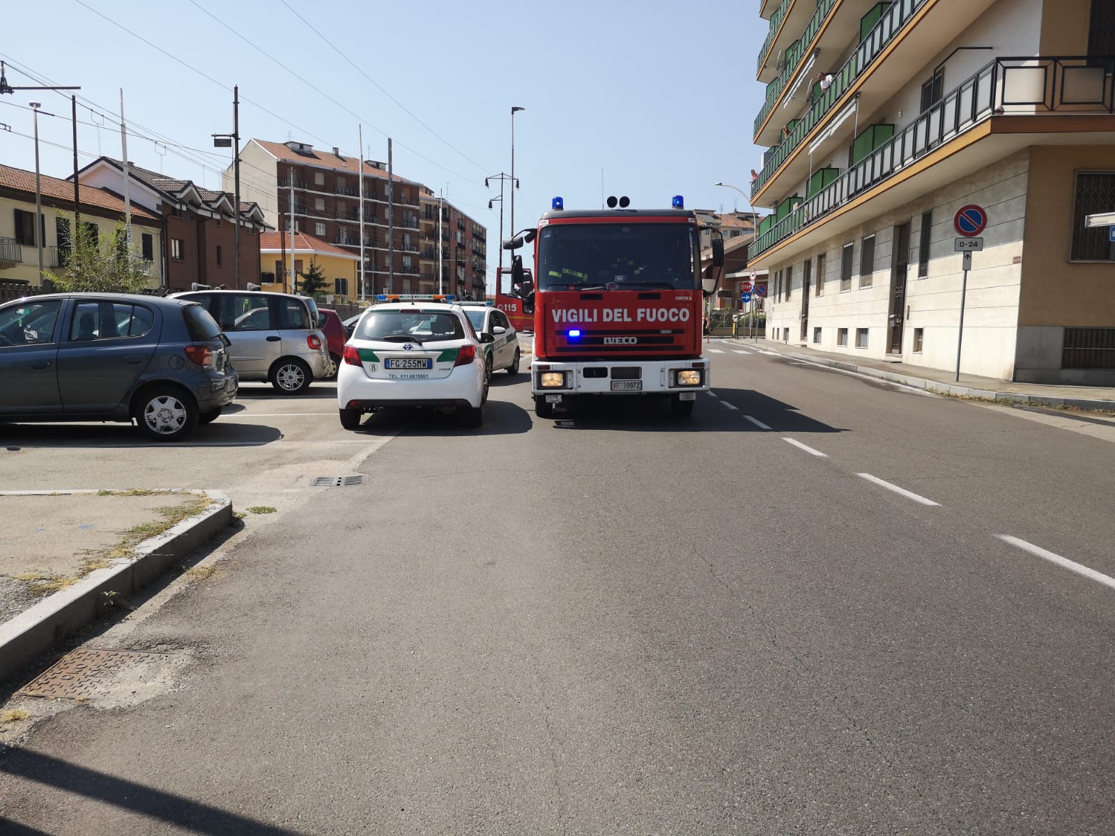 NICHELINO – Butta la sigaretta accesa nella spazzatura e rischia di scatenare un incendio