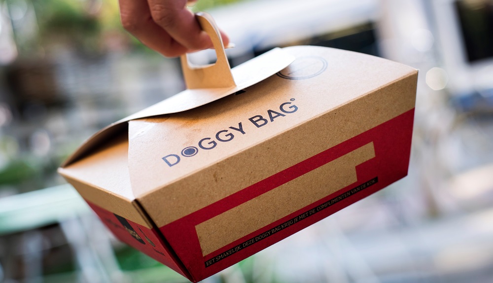 AMBIENTE – Gli alunni della scuola di Virle imparano a usare il Doggy bag