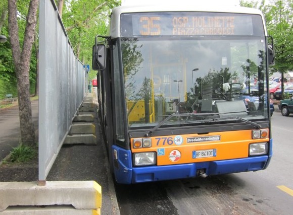 NICHELINO – Lite sul 35 e l’autista ferma l’autobus