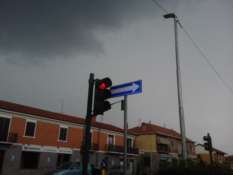 MONCALIERI – Nuovo guasto all’illuminazione pubblica in strada Carignano