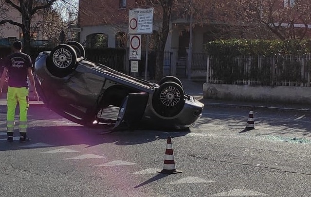 MONCALIERI – Doppio incidente nel giro di 50 metri al confine con Nichelino
