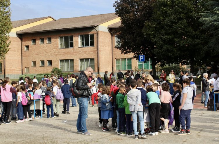 MONCALIERI – I piccoli alunni della Clotilde ciceroni per un giorno