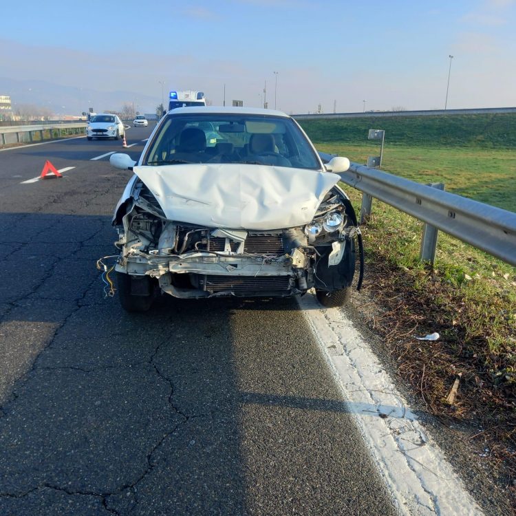 MONCALIERI – Incidente allo svincolo Bauducchi: un ferito