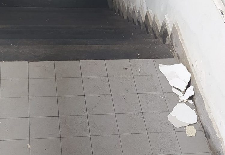 CARMAGNOLA – Il sottopasso della stazione cade a pezzi