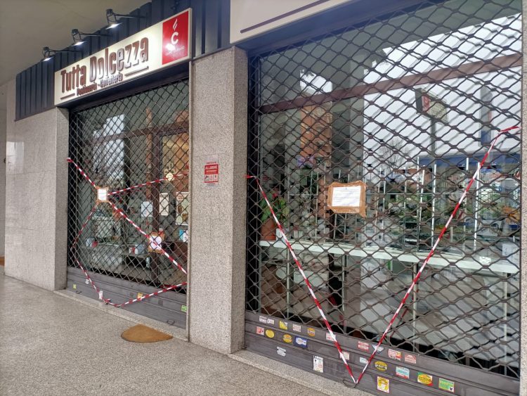 NICHELINO – Droga nel bar e i carabinieri lo sequestrano: arrestato il proprietario