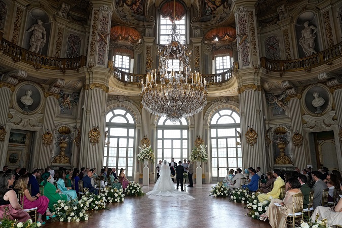 NICHELINO – Raissa e Momo sono la prima coppia convolata a nozze nella Palazzina di Caccia di Stupinigi