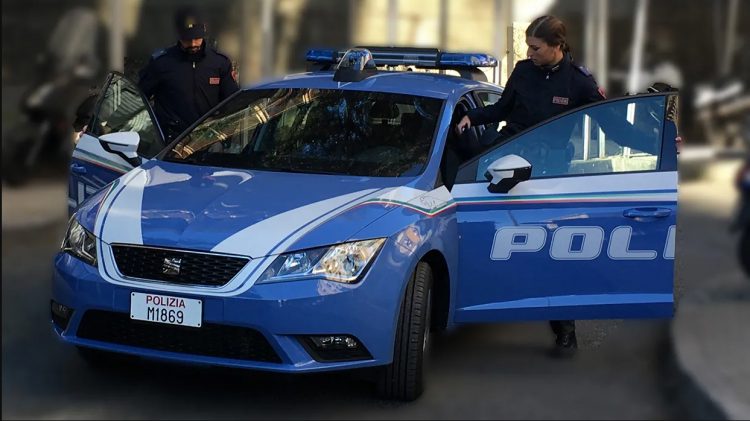 Trovata in lacrime sulla strada a Torino: «mi hanno stuprata in una villa di Trofarello». Indaga la polizia