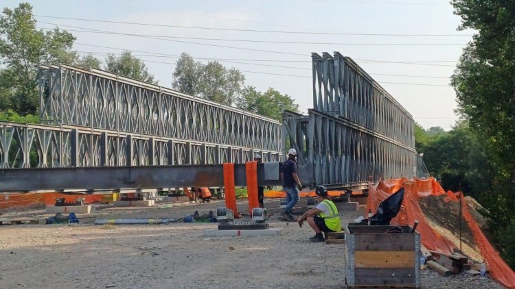 Venaria Reale: il ponte provvisorio sul Ceronda pronto per fine agosto