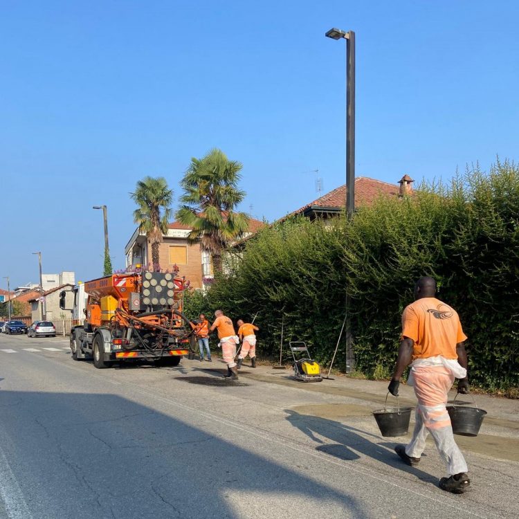 SANTENA – Partiti i lavori stradali di manutenzione