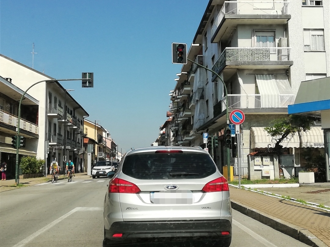 Trofarello: il semaforo con telecamera di via Torino-via Diaz sarà riattivato