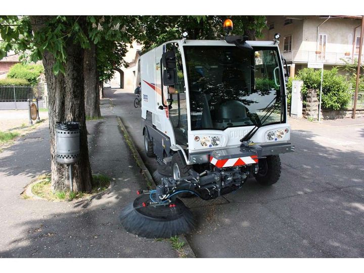 VILLASTELLONE – Due giorni di pulizia strade sul territorio