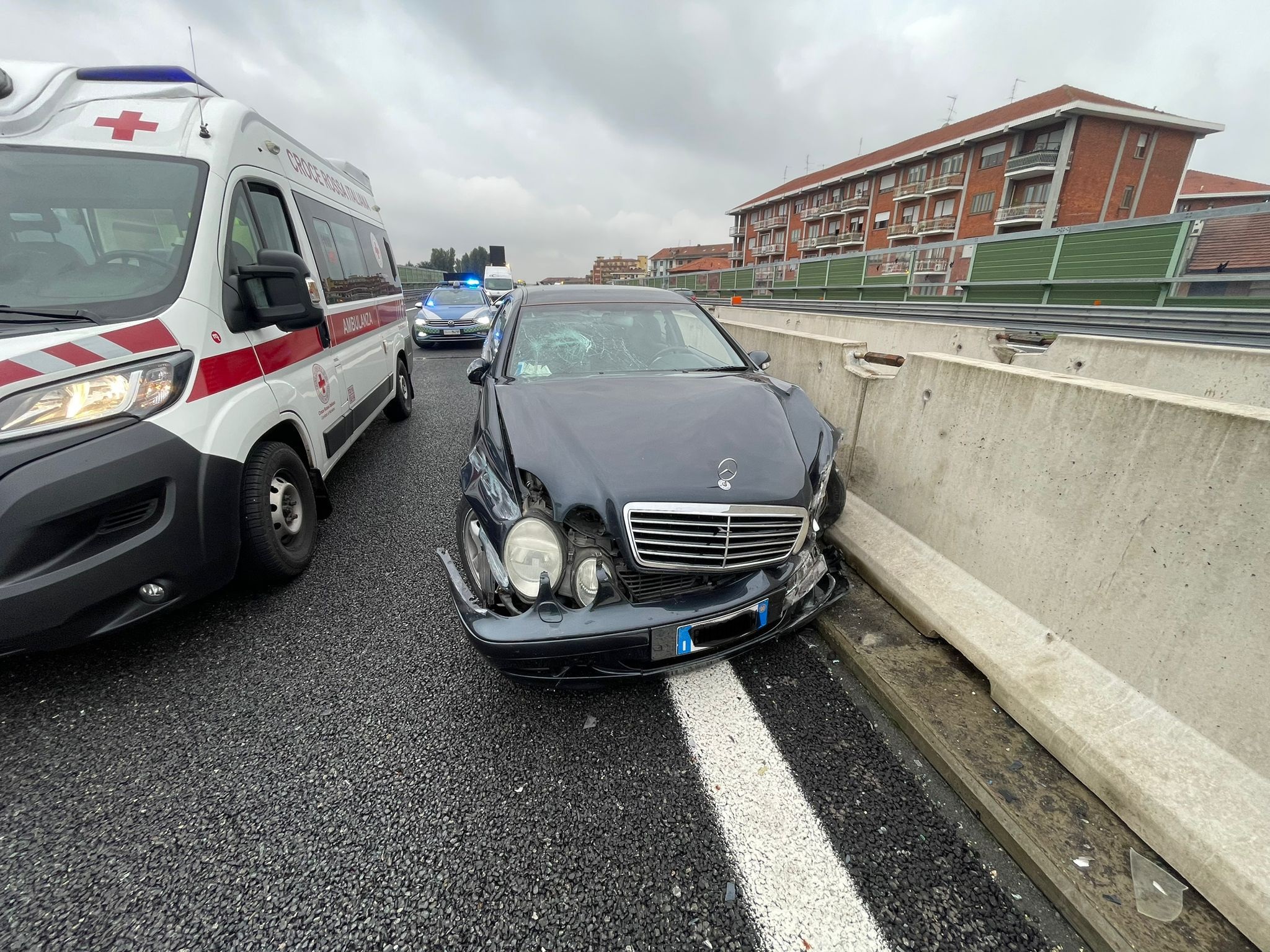 MONCALIERI – Incidente sulla sopraelevata: due feriti