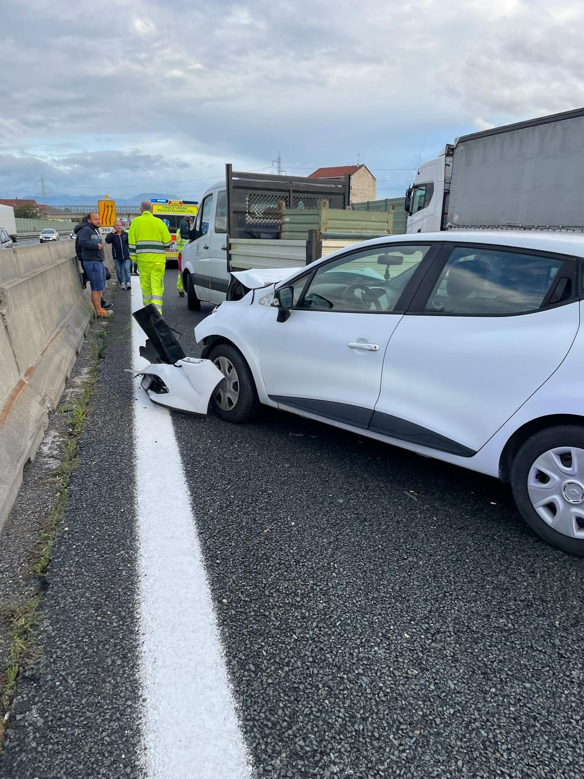 NICHELINO -Incidente in tangenziale zona Debouché, un ferito