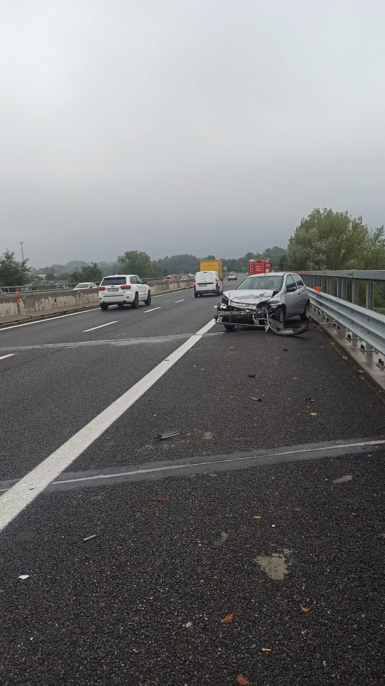 MONCALIERI – Incidente sulla sopraelevata: un ferito