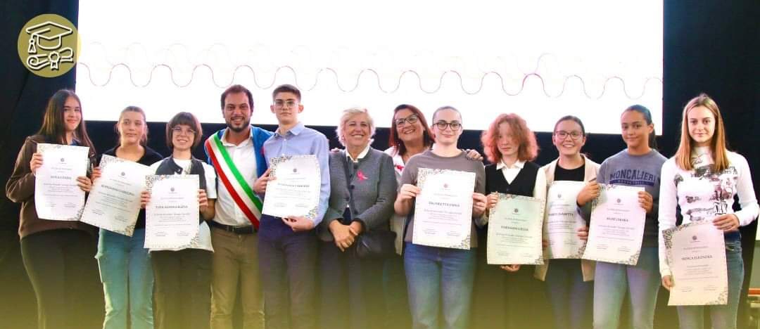 MONCALIERI – I premiati con le borse di studio Devalle