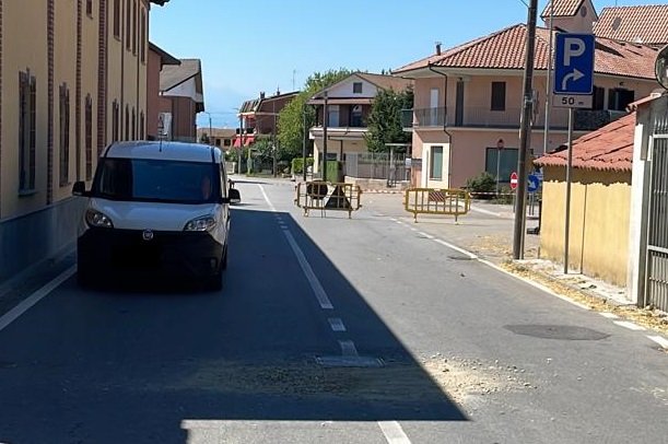 CARMAGNOLA – Manutenzione straordinaria della segnaletica in via Del Porto