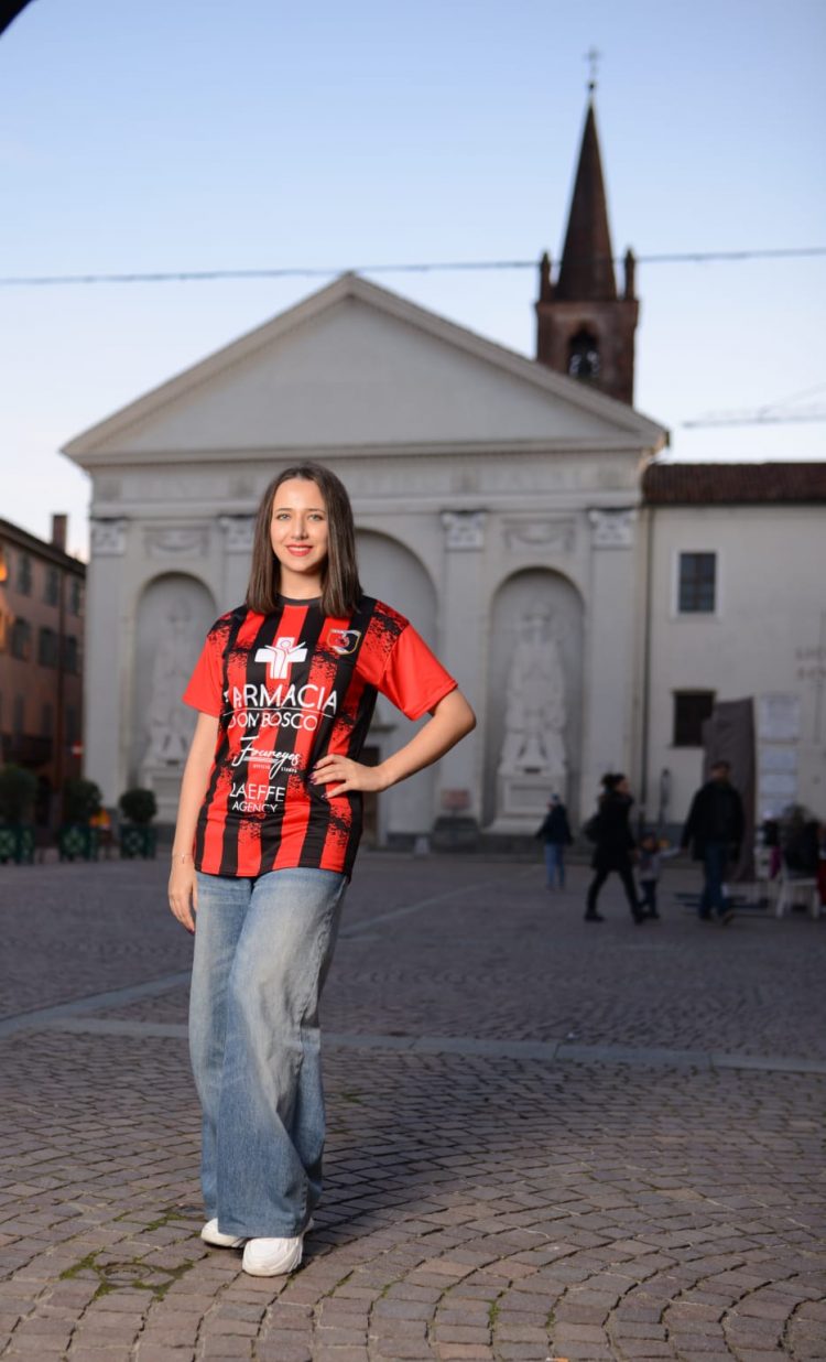 CARMAGNOLA – Presentate le nuove maglie del Salsasio