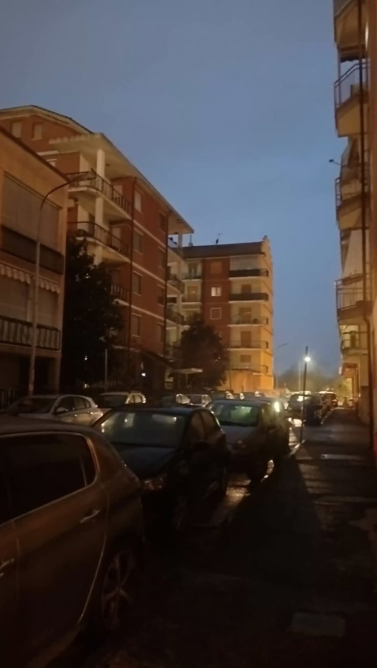 CARMAGNOLA – Via Avigliana al buio da giorni