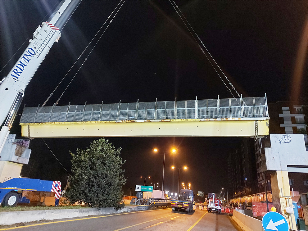 La passerella di corso Trieste ha preso il volo