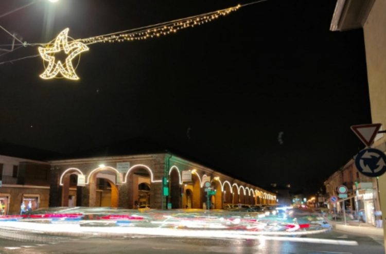 CARMAGNOLA – Con ‘tracce di luce’ è iniziato il Natale in città