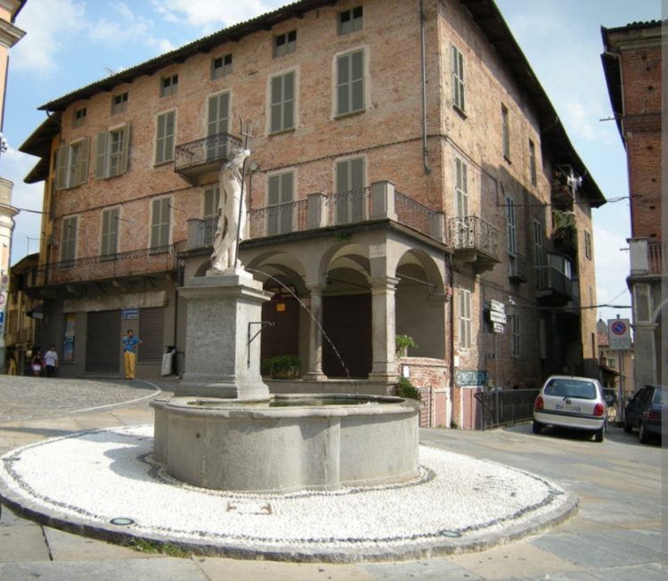 MONCALIERI – Silent disco in piazza Vittorio Emanuele