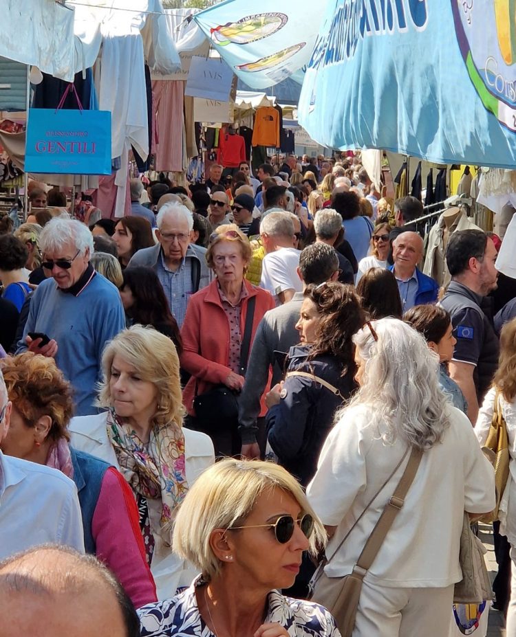 “Gli Ambulanti di Forte dei Marmi®” a MONCALIERI domenica 12 gennaio