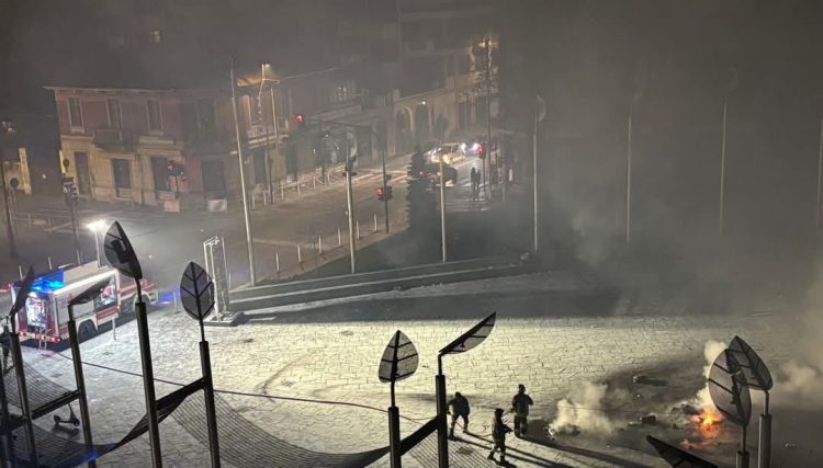 NICHELINO – Piazza Di Vittorio devastata nella notte di Capodanno. É il terzo anno consecutivo