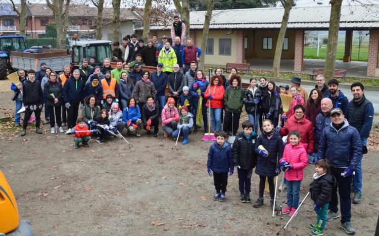 CAMBIANO – Folta partecipazione alla giornata ecologica